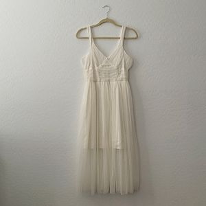Beautiful cream tulle dress, perfect for prom!